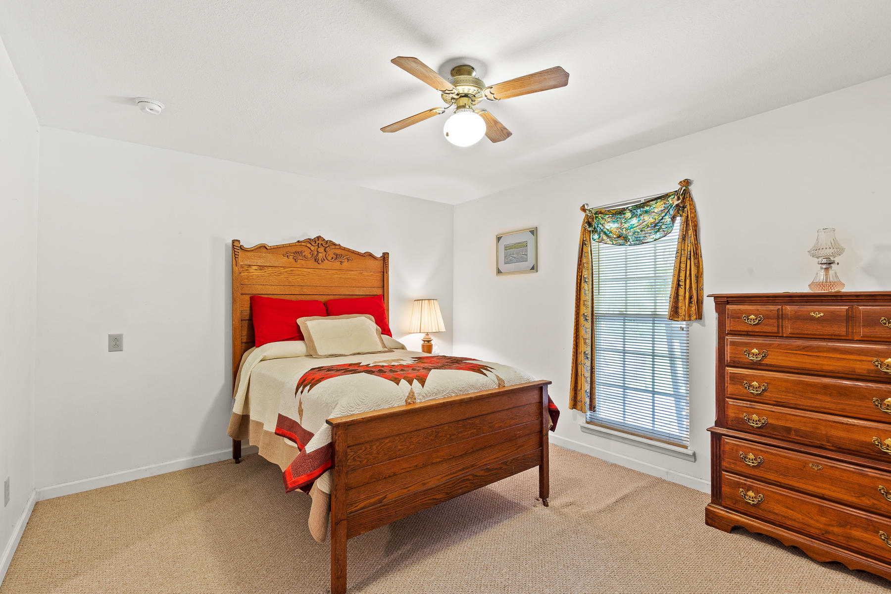 225 Lee School Road LaFayette, GA 30728 - Photo 26 of 48 v2 Main Level Guest Bedroom