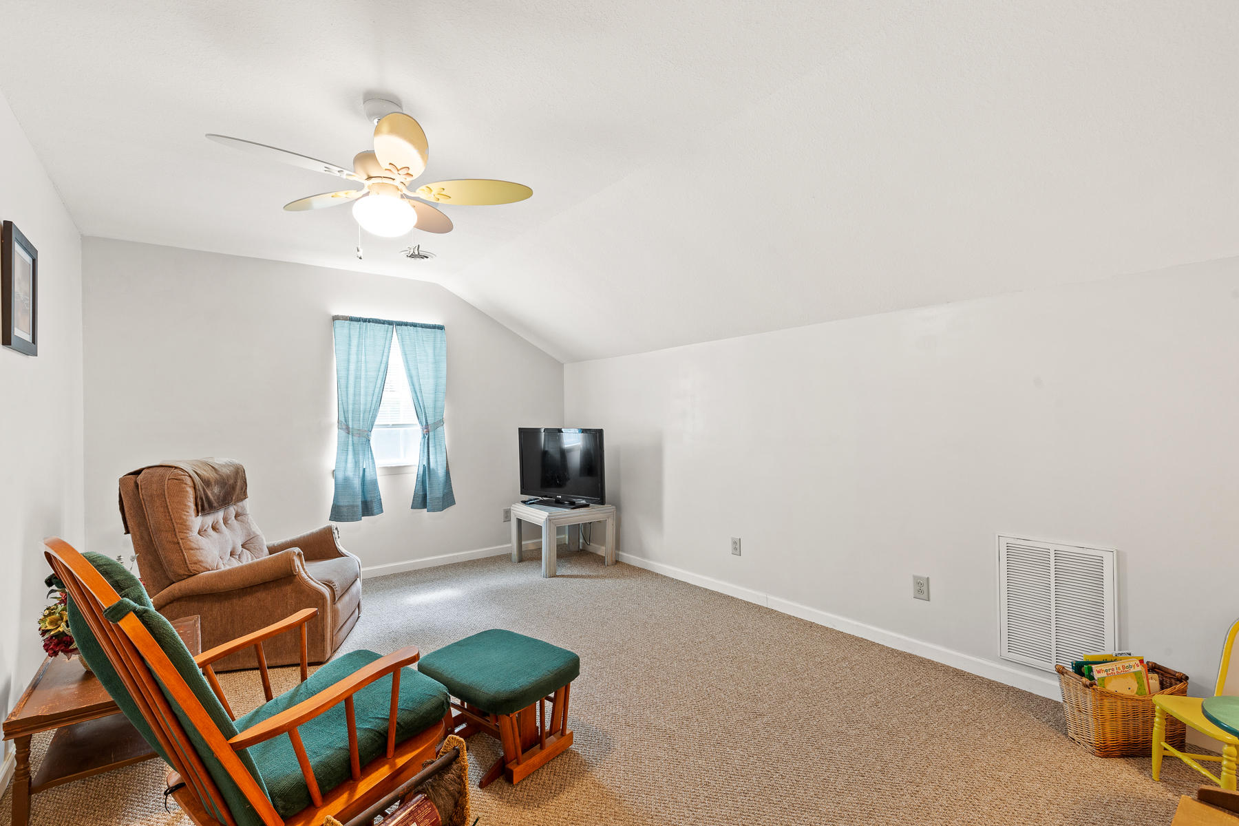 225 Lee School Road LaFayette, GA 30728 - Photo 31 of 48 Upstairs Play Room