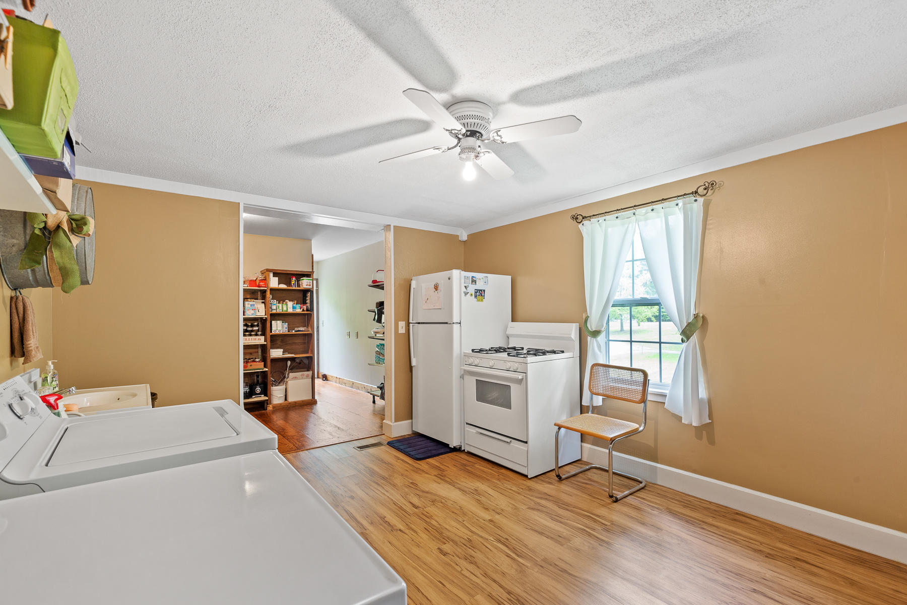 225 Lee School Road LaFayette, GA 30728 - Photo 41 of 48 Main Level Laundry V2