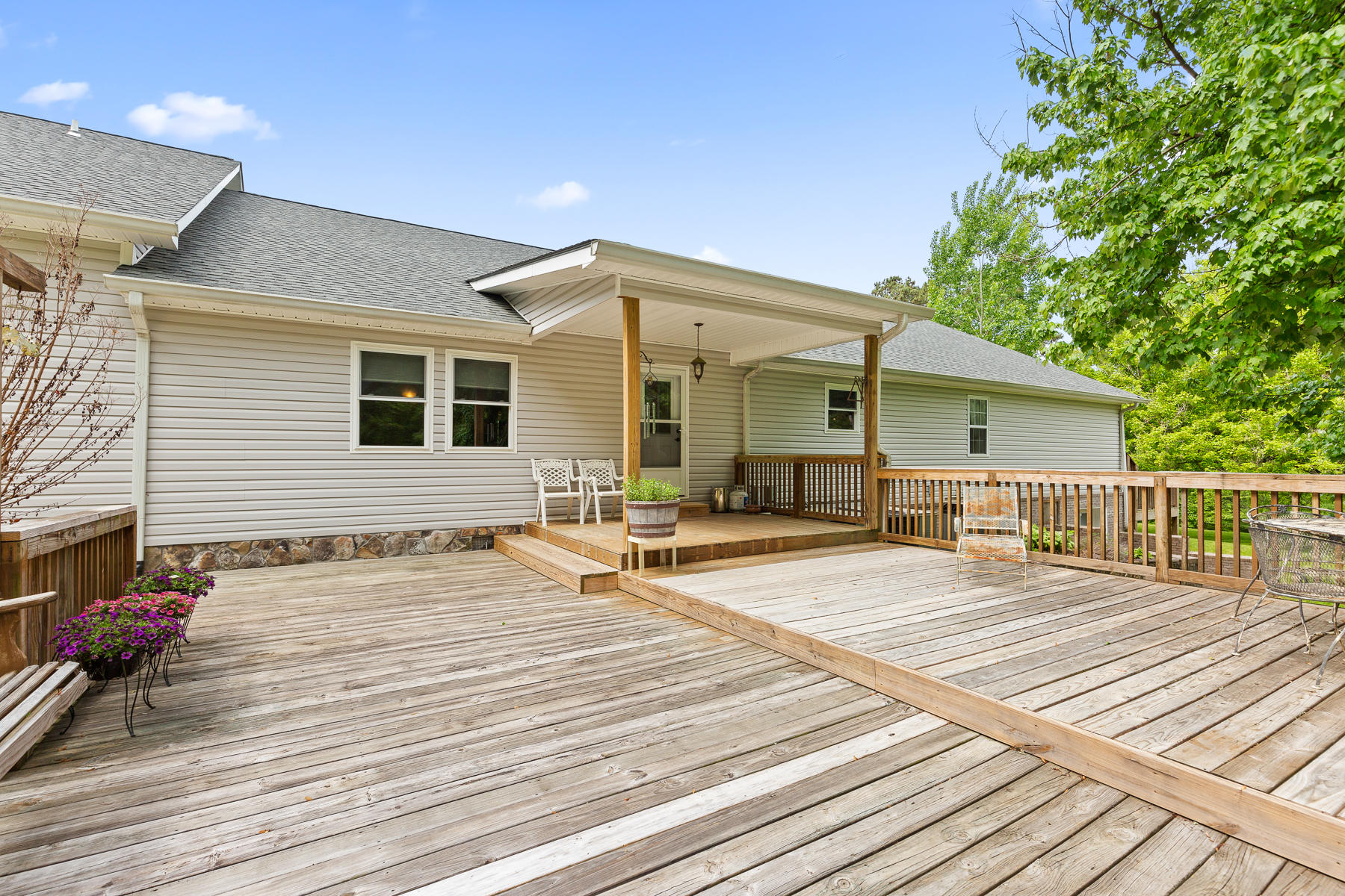 225 Lee School Road LaFayette, GA 30728 - Photo 46 of 48 Back Deck