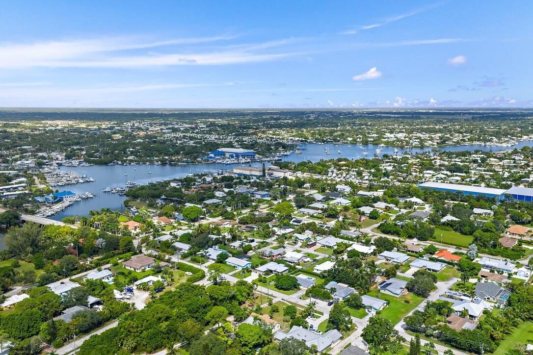 4844 Southeast Pilot Way Stuart, FL 34997 - Photo 39 of 41 a view of a city