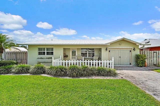 $610,000 | 4844 Southeast Pilot Way, Stuart, FL 34997