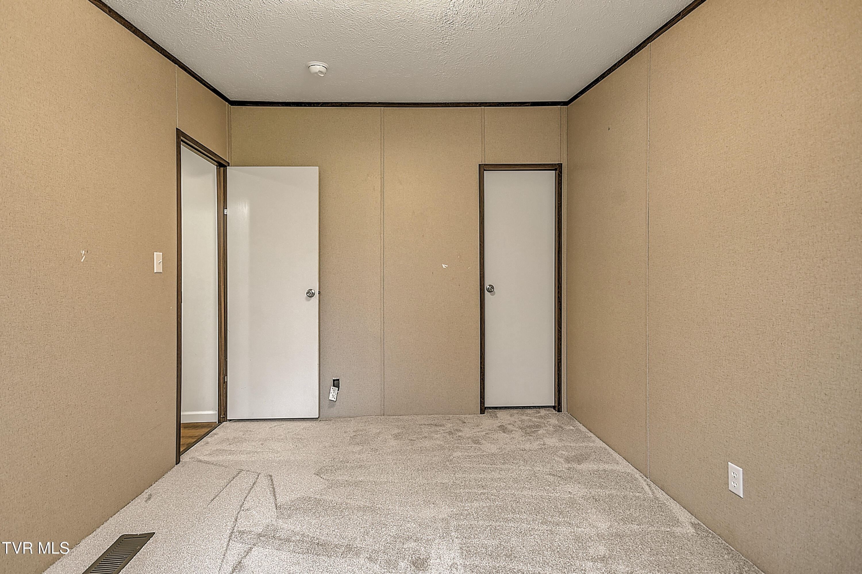 691 Lloyds Chapel Road Church Hill, TN 37642 - Photo 22 of 56 691 Lloyds Chapel KB-RF-38