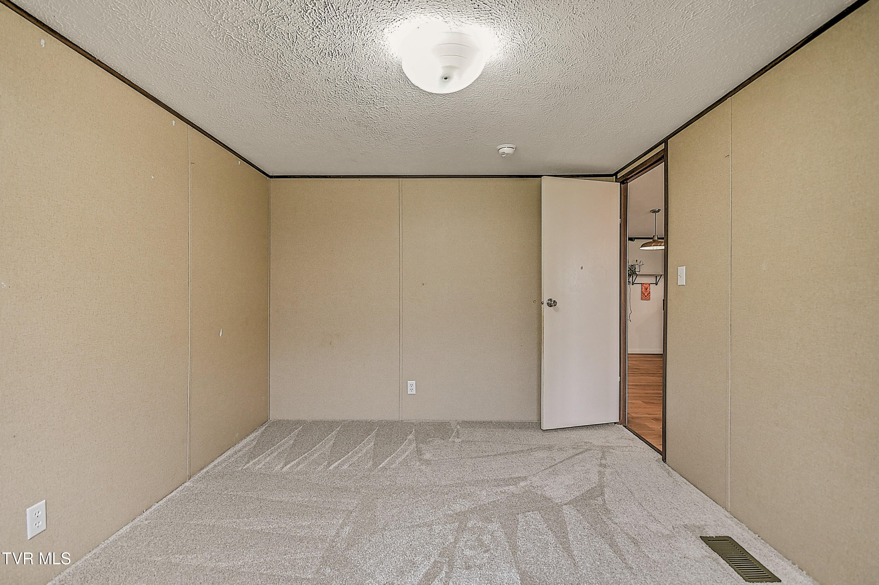 691 Lloyds Chapel Road Church Hill, TN 37642 - Photo 25 of 56 691 Lloyds Chapel KB-RF-32