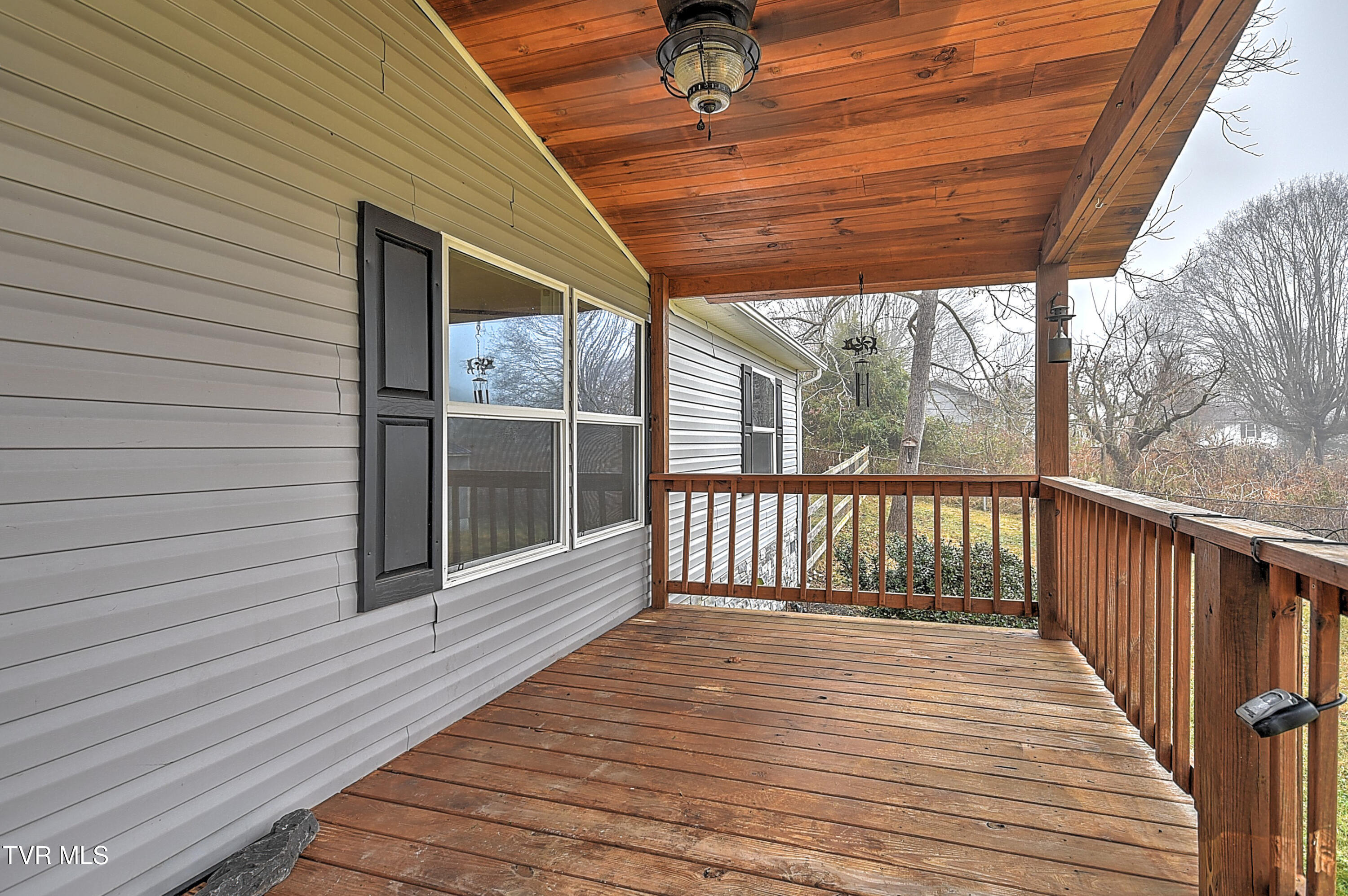 691 Lloyds Chapel Road Church Hill, TN 37642 - Photo 4 of 56 691 Lloyds Chapel KB-RF-4