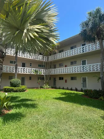 $90,000 | 2812 Garden Drive South, Unit 304, Lake Worth, FL 33461