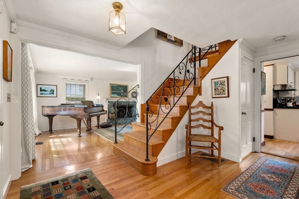 11 Nantucket Road Wellesley, MA 02481 - Photo 7 of 23