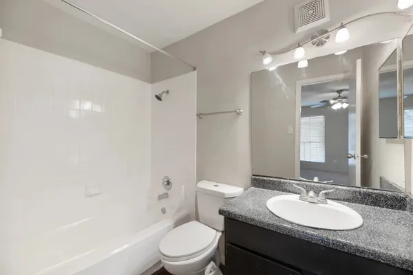 $764 | 2800 South Ashford Road, Unit 402, Houston, TX 77082