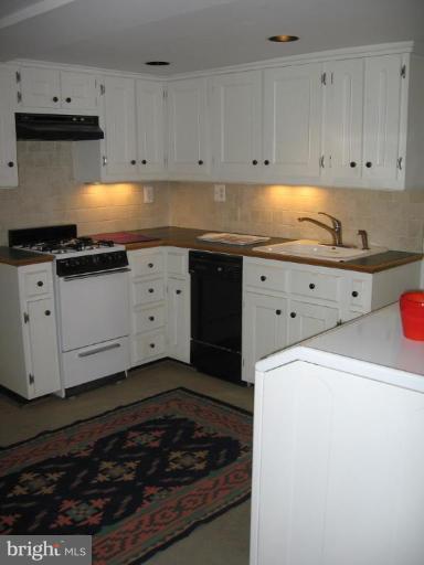 626 6th Street Northeast Washington, DC 20002 - Photo 22 of 27 Apartment Kitchen