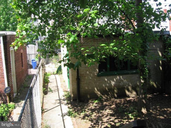 626 6th Street Northeast Washington, DC 20002 - Photo 24 of 27 Garage 1
