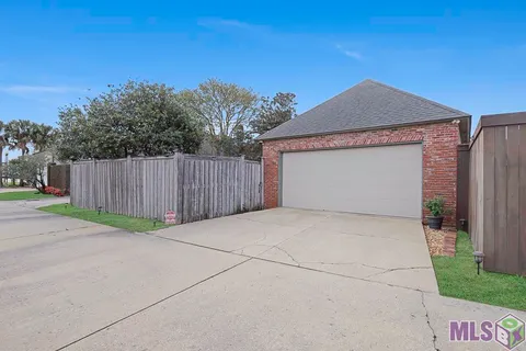 $605,000 | 12455 Windermere Oaks Court, Baton Rouge, LA 70810