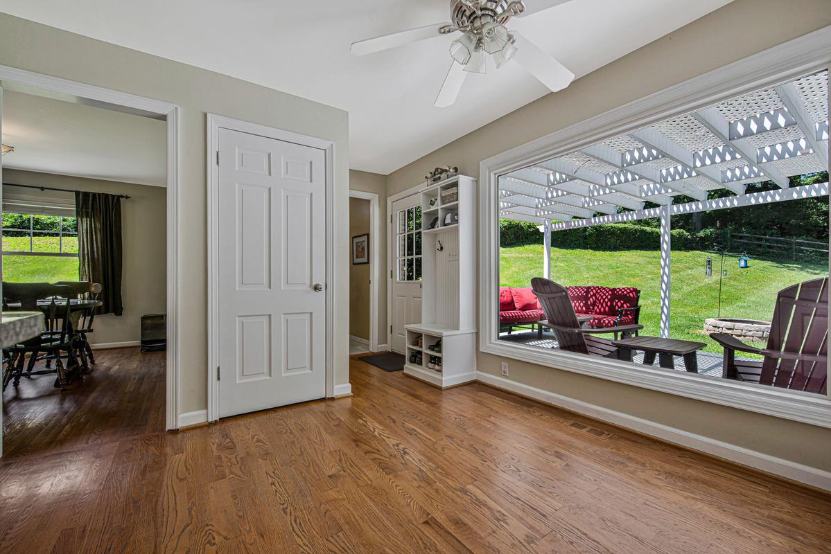 1008 Timber Trail Road Baltimore, MD 21286 - Photo 14 of 47 Perfect space for table and chairs.