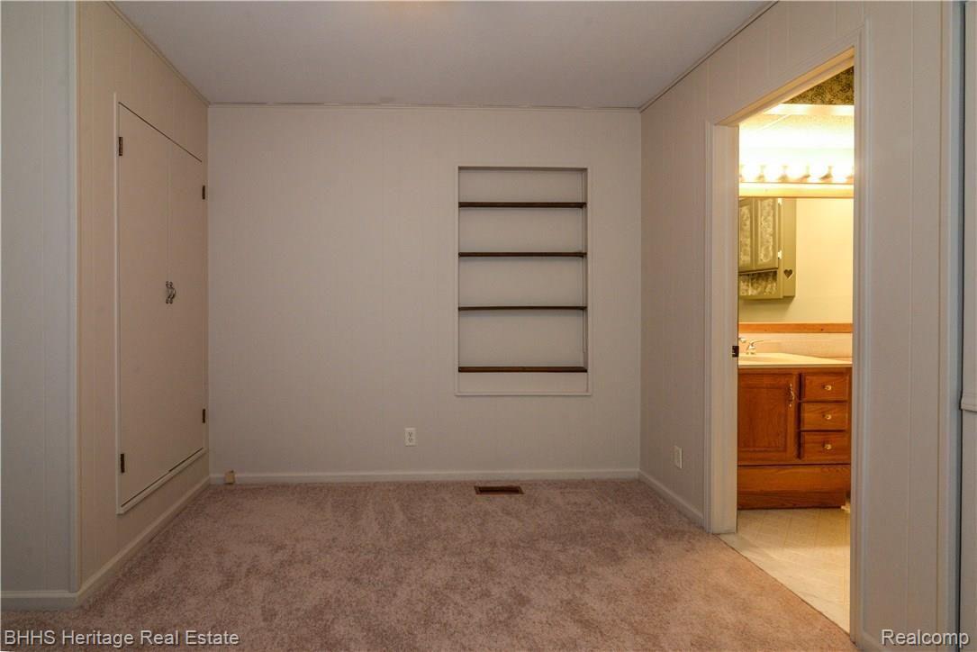 1264 North Kellogg Road Howell, MI 48843 - Photo 29 of 57 Entry Level Bed w Private Bathroom