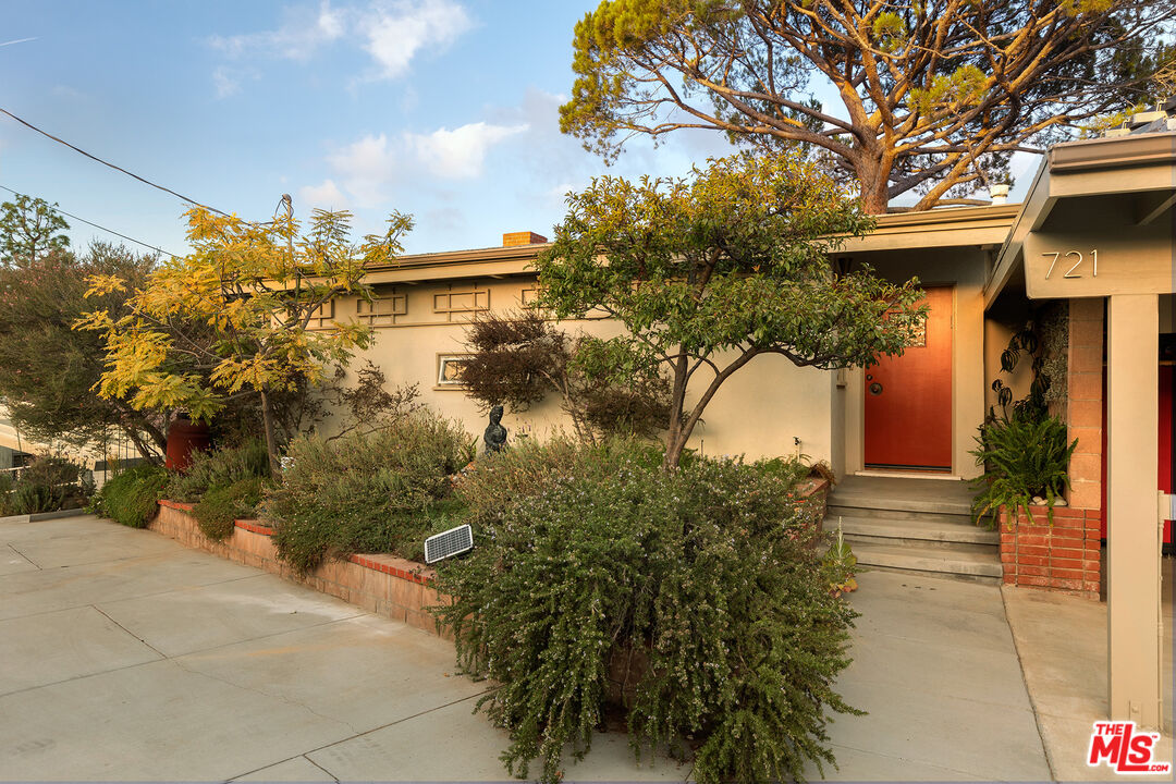 721 Rochedale Way Los Angeles, CA 90049 - Photo 25 of 25