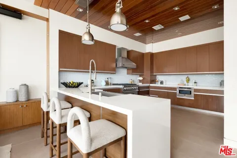 $4,995,000 | 17713 Posetano Road, Pacific Palisades, CA 90272