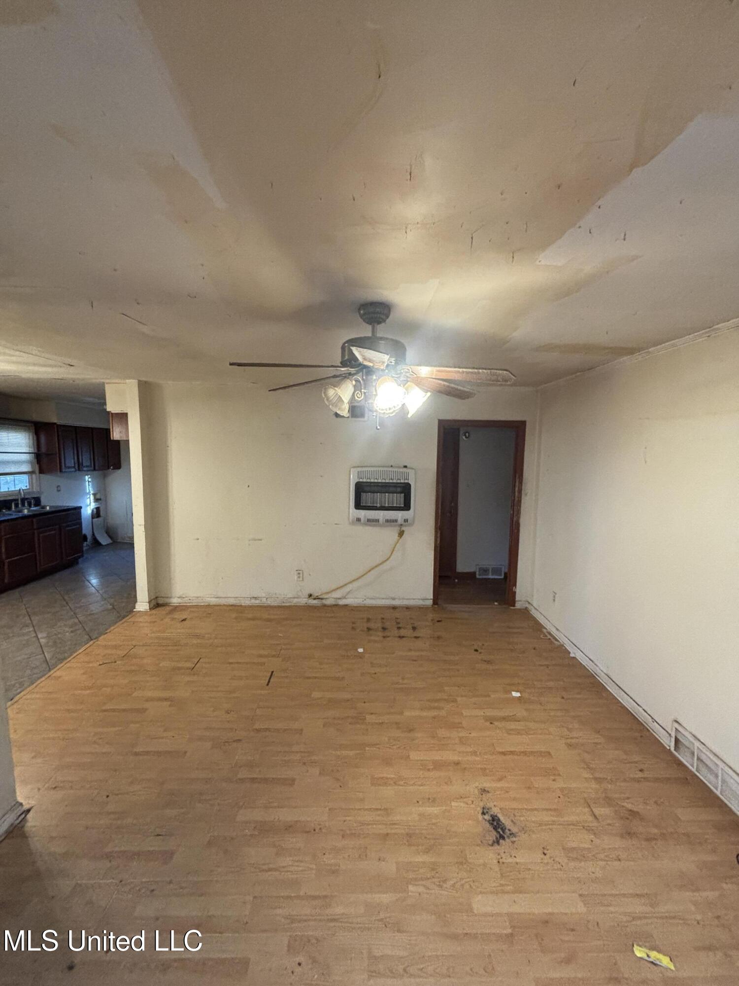6253 Tchulahoma Road Southaven, MS 38671 - Photo 8 of 20 Photo Feb 25 2025, 4 20 19 PM
