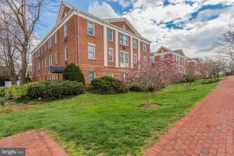 $290,000 | 906 South Washington Street, Unit 307, Alexandria, VA 22314