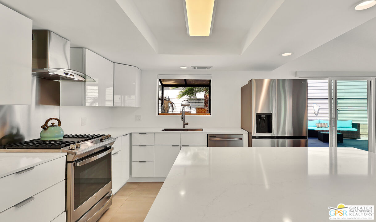 300 West Pico Road Palm Springs, CA 92262 - Photo 11 of 35