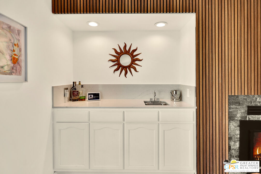 300 West Pico Road Palm Springs, CA 92262 - Photo 13 of 35