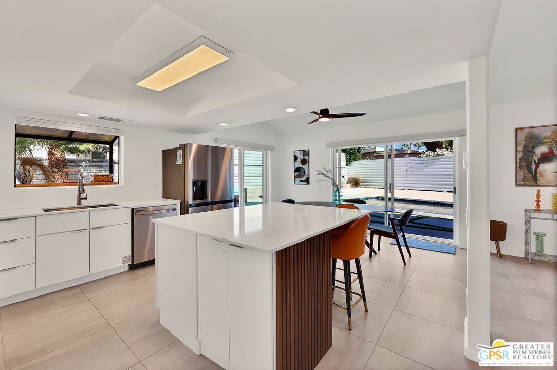 300 West Pico Road Palm Springs, CA 92262 - Photo 9 of 35