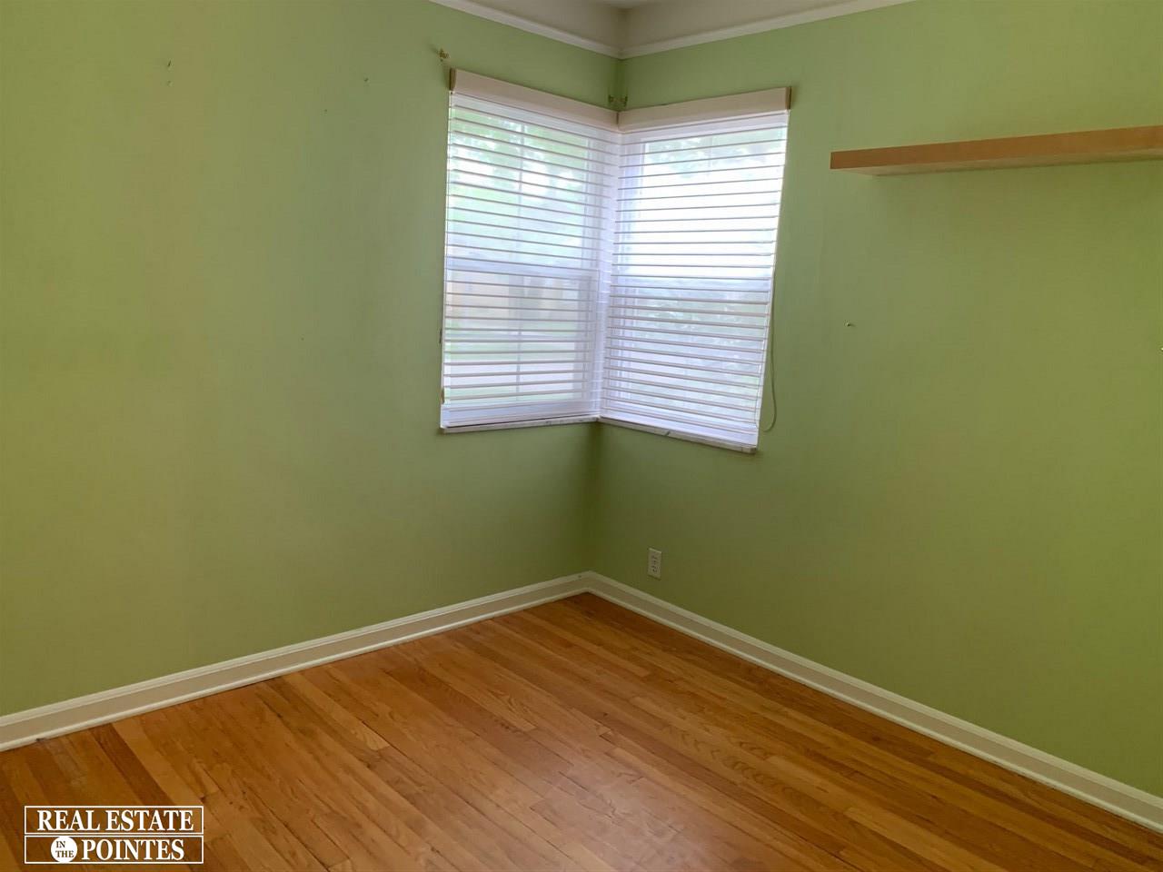 2065 Hampton Road Grosse Pointe Woods, MI 48236 - Photo 6 of 12
