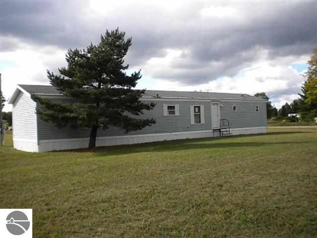 2534 Sawyer Road Traverse City, MI 49685 - Photo 1 of 21 1740113.JPG