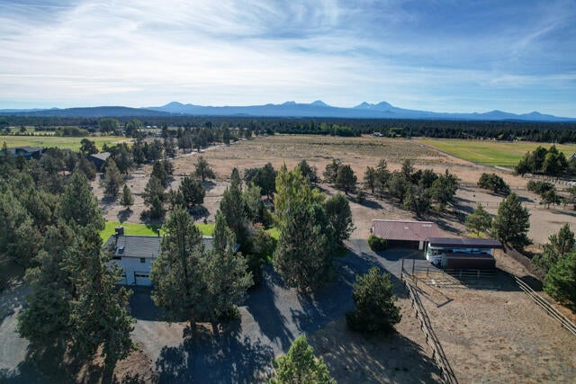 63825 Pioneer Loop Bend, OR 97701 - Photo 36 of 38 63825 Pioneer Lp-36