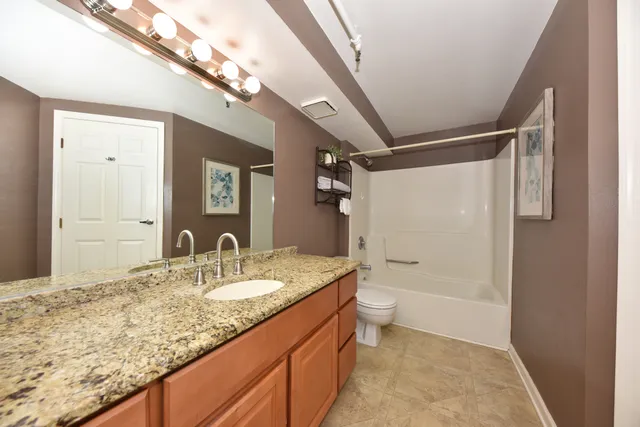 $179,000 | 270 East Highland Avenue, Unit 214, Milwaukee, WI 53202