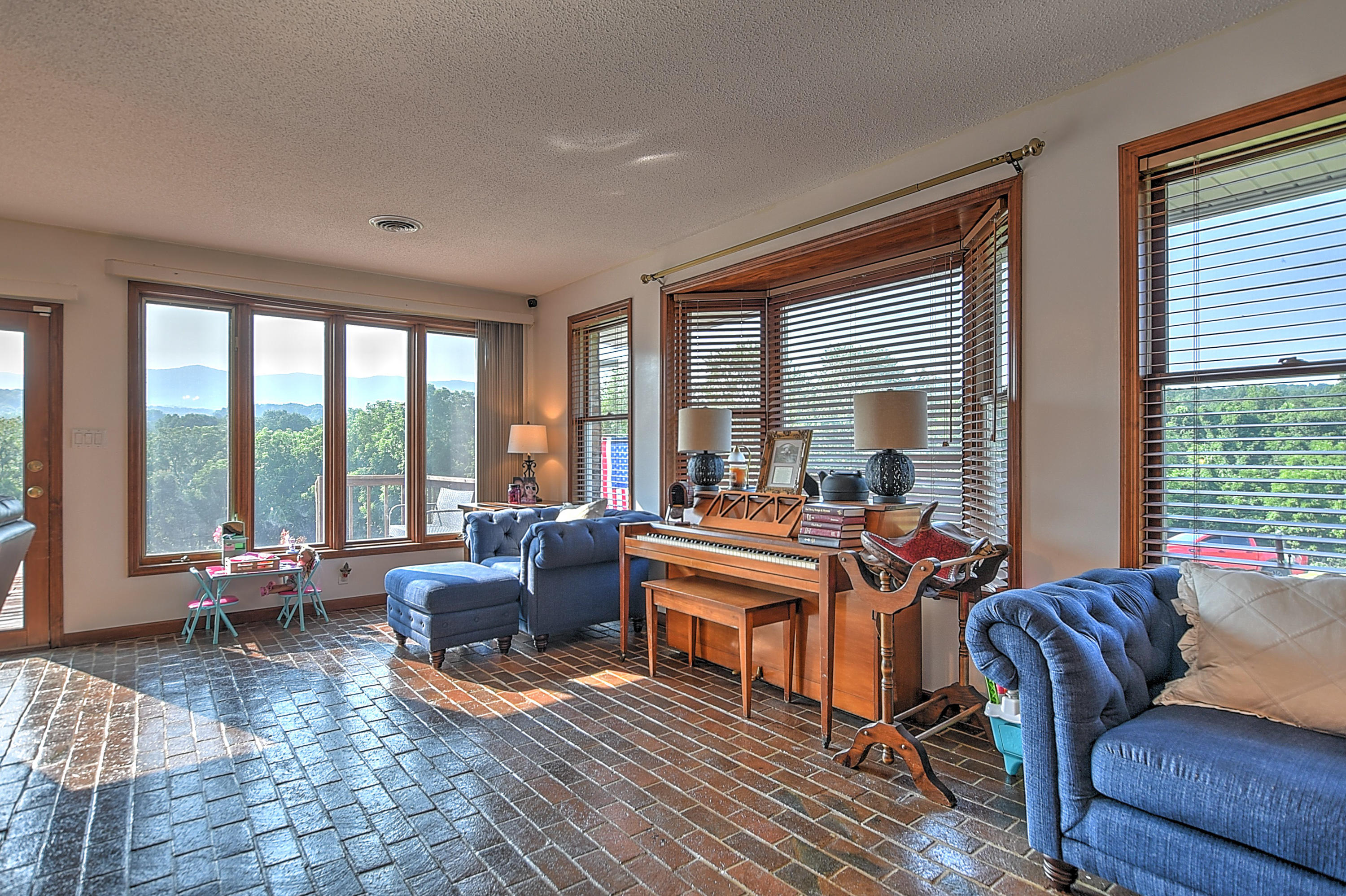 349 Combs Road Bluff City, TN 37618 - Photo 12 of 64 349 Combs-31