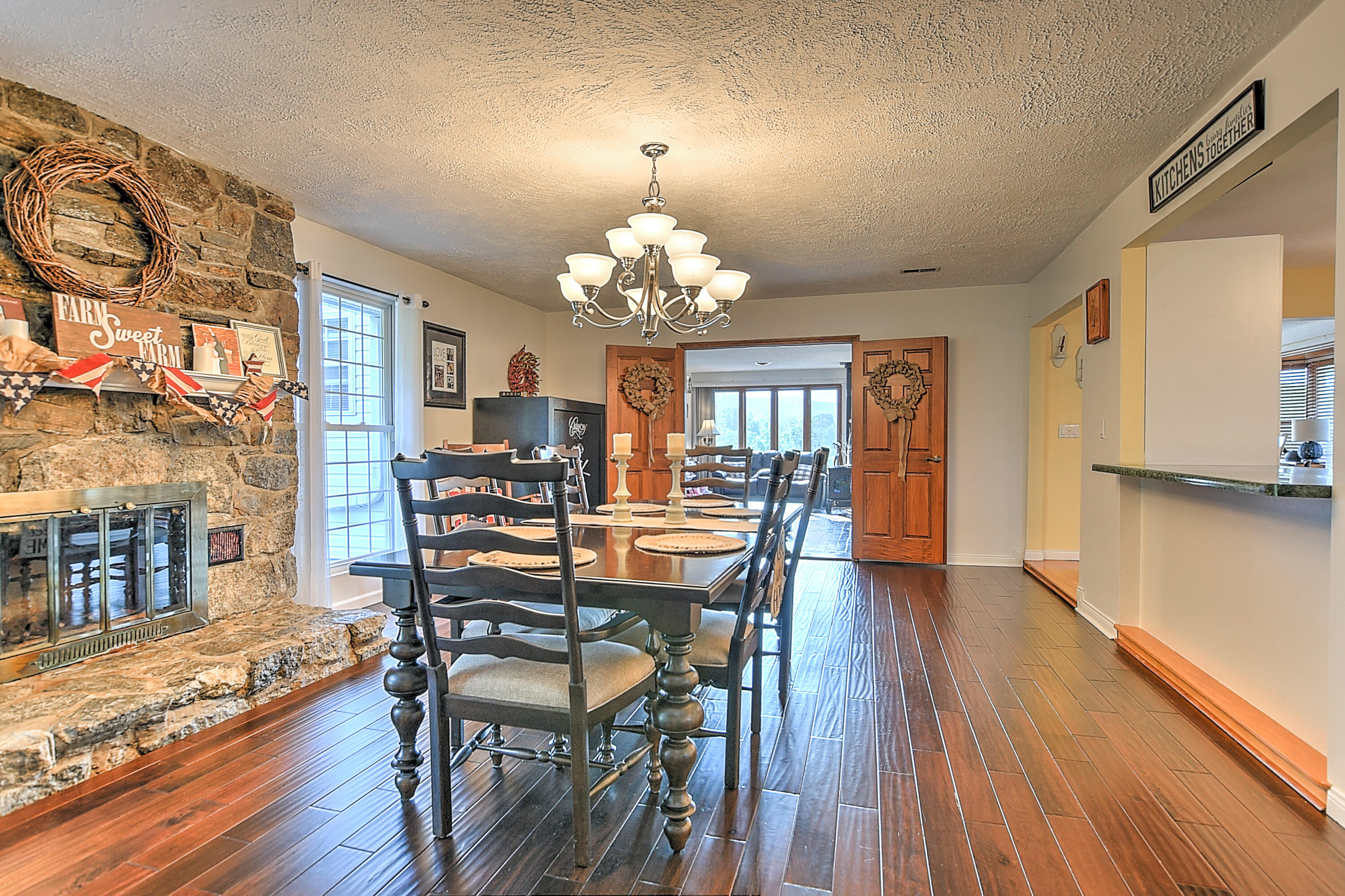 349 Combs Road Bluff City, TN 37618 - Photo 13 of 64 349 Combs-23