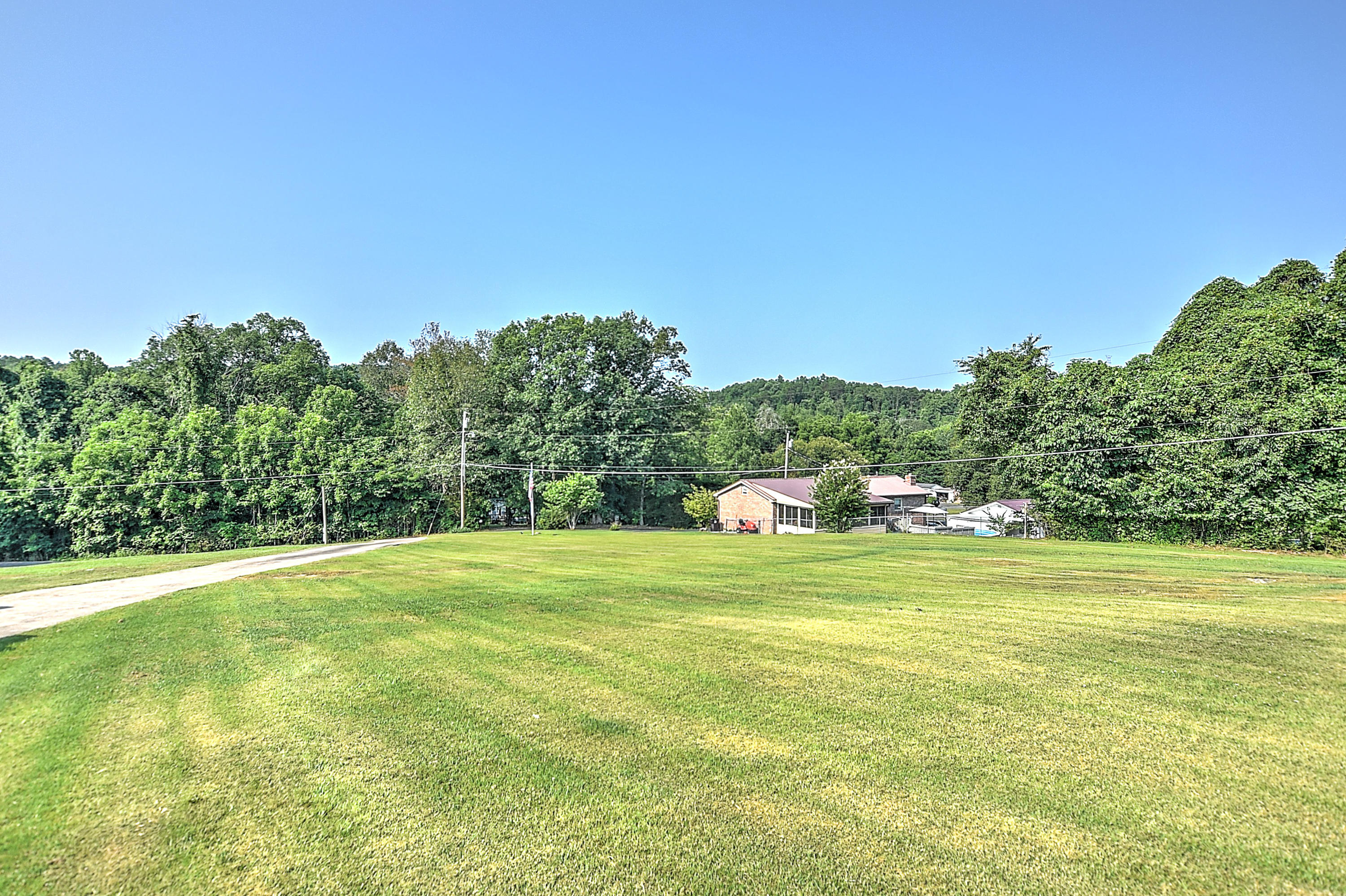 349 Combs Road Bluff City, TN 37618 - Photo 64 of 64 349 Combs-48