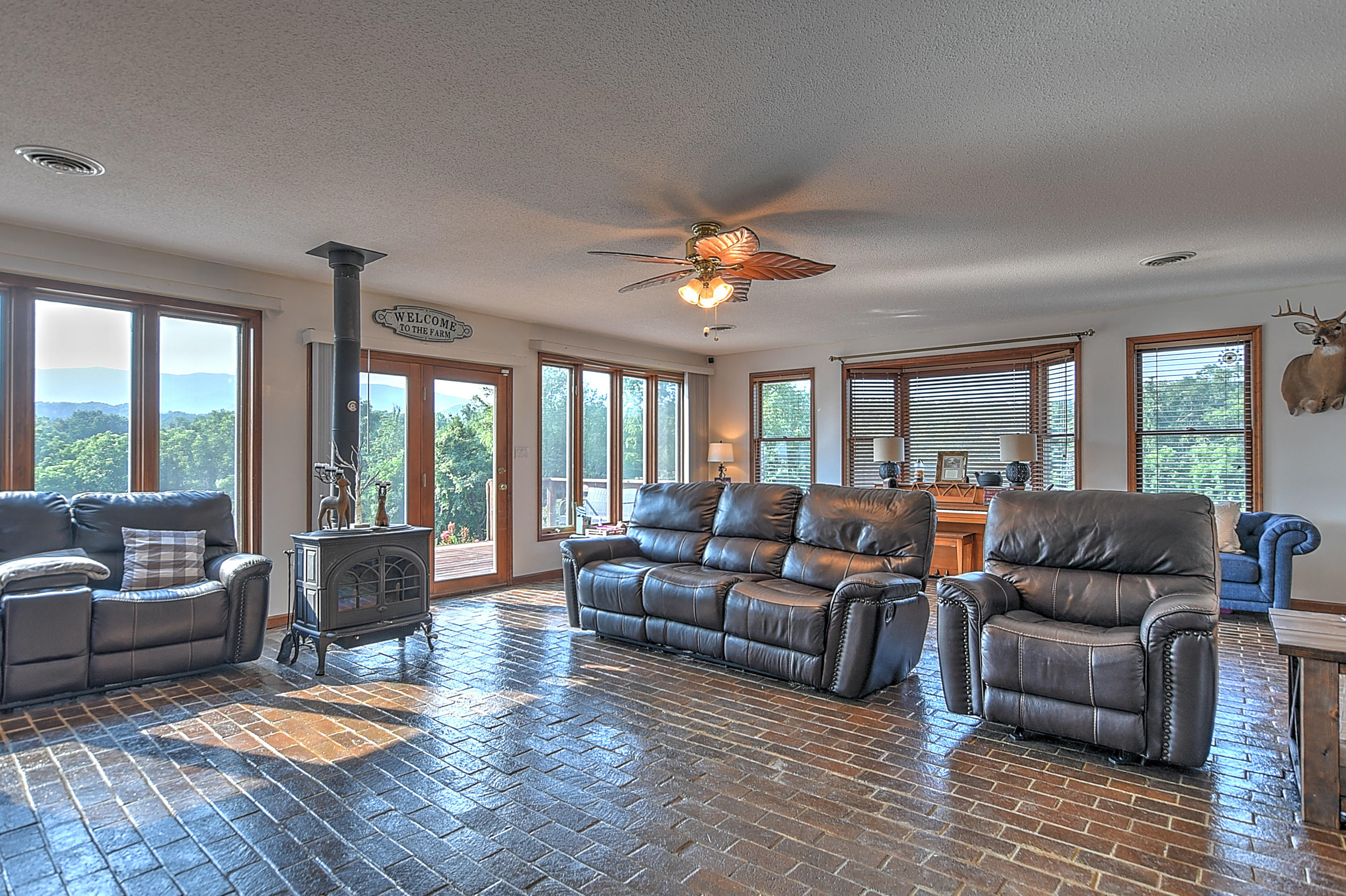 349 Combs Road Bluff City, TN 37618 - Photo 9 of 64 349 Combs-35