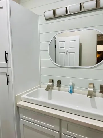 $630,000 | 612 West Packwood Court, Visalia, CA 93277