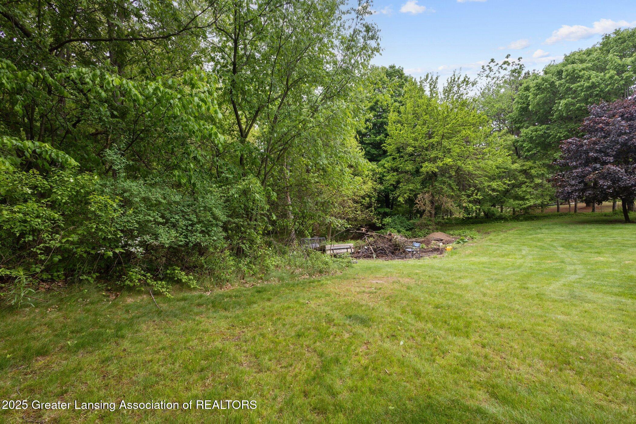 1346 East Howe Road Dewitt, MI 48820 - Photo 50 of 59 1346-E-Howe-Rd-DeWitt-MI-48820-WindowSti
