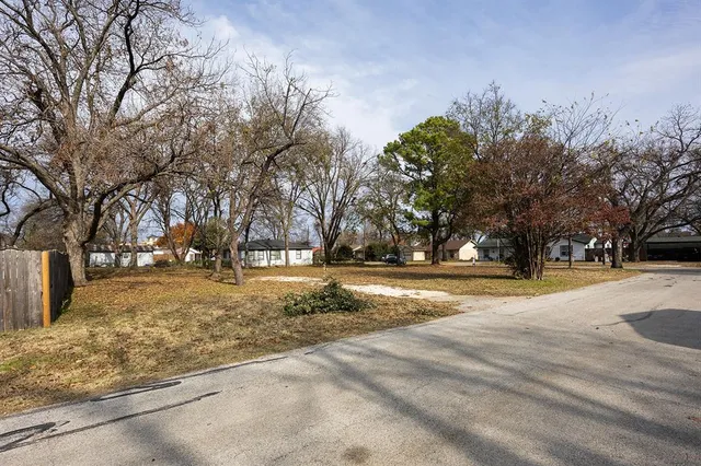 $254,000 | 216 North Scott Street, Burleson, TX 76028