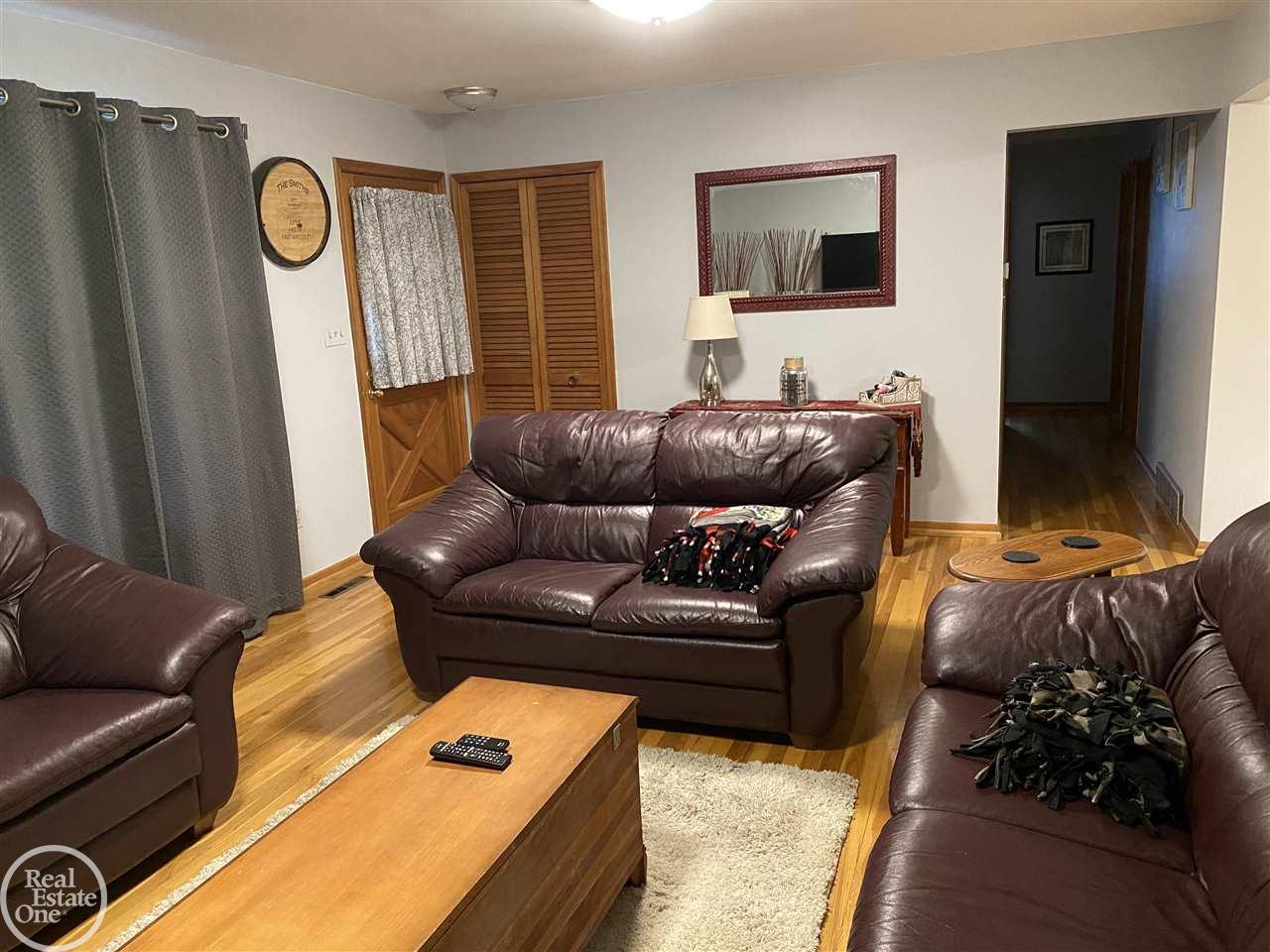 28851 Cotton Road New Baltimore, MI 48047 - Photo 5 of 24 50043745-4.JPG