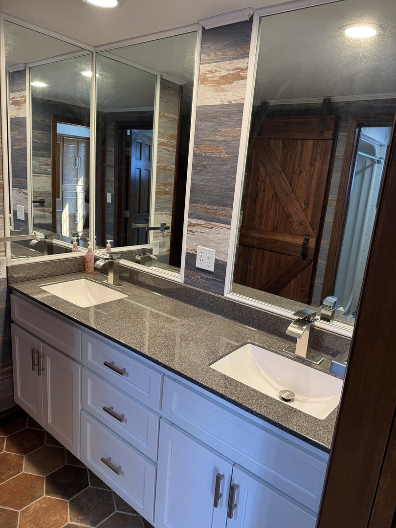 403 Mitchell Street Benton, IL 62812 - Photo 26 of 44 a bathroom with double vanity and a mirror
