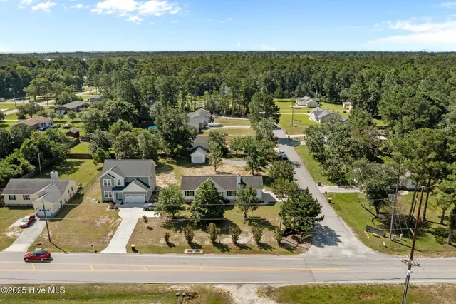 $288,900 | 803 Wood Creek Drive, Hubert, NC 28539