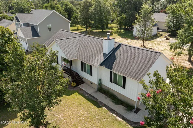 $288,900 | 803 Wood Creek Drive, Hubert, NC 28539