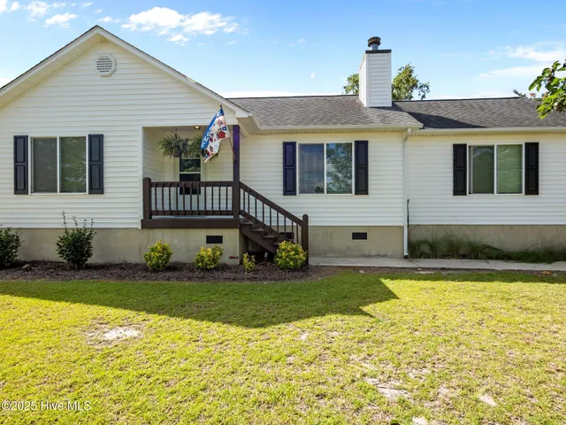 $288,900 | 803 Wood Creek Drive, Hubert, NC 28539