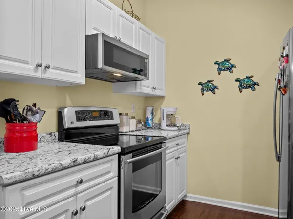 $288,900 | 803 Wood Creek Drive, Hubert, NC 28539