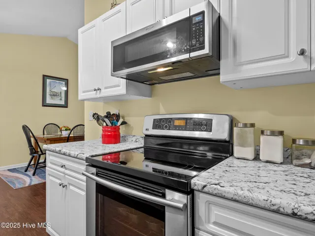 $288,900 | 803 Wood Creek Drive, Hubert, NC 28539