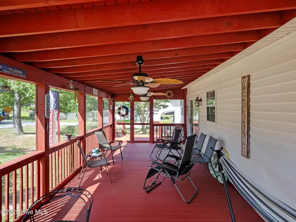 $288,900 | 803 Wood Creek Drive, Hubert, NC 28539