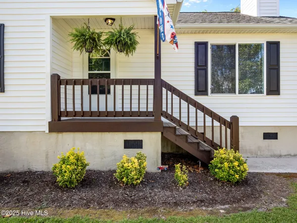 $288,900 | 803 Wood Creek Drive, Hubert, NC 28539