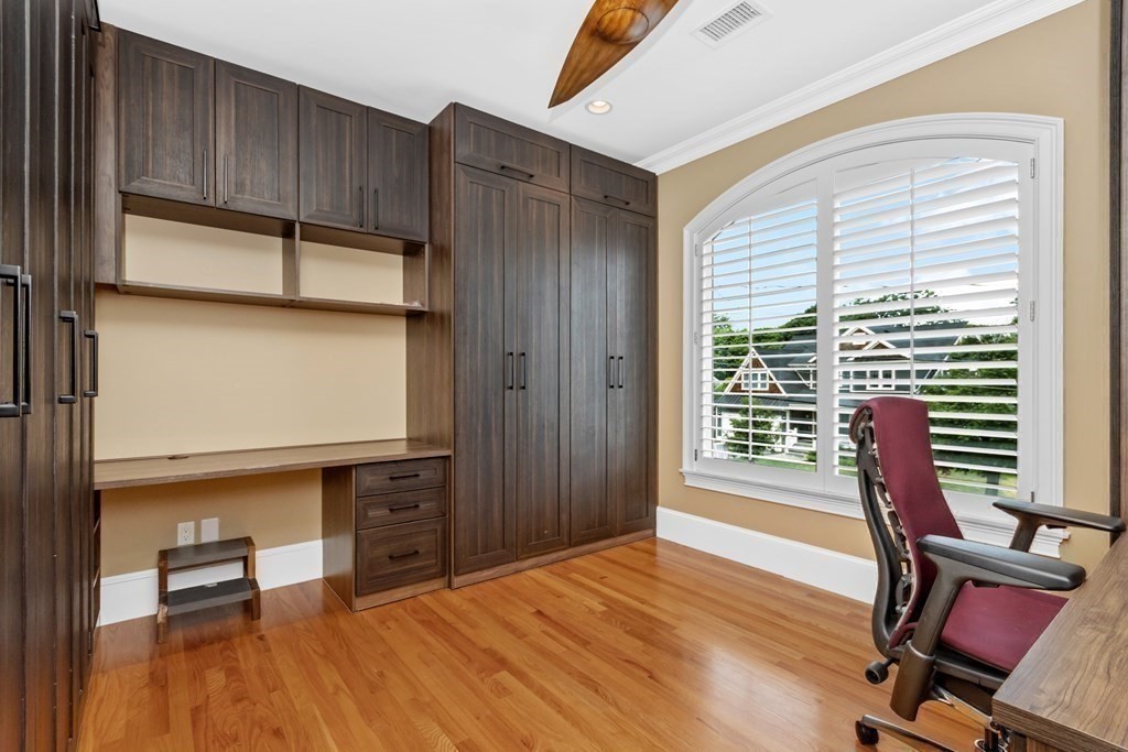48 McCarthy Road Newton, MA 02459 - Photo 22 of 42