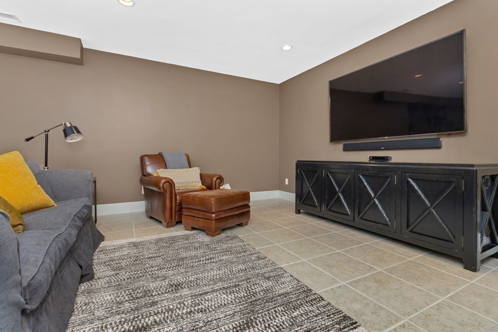48 McCarthy Road Newton, MA 02459 - Photo 30 of 42