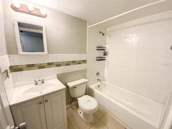 $1,300 | 2205 Irene Street, Unit 2, Lutz, FL 33559