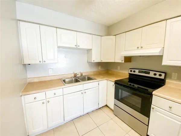 $1,300 | 2205 Irene Street, Unit 2, Lutz, FL 33559