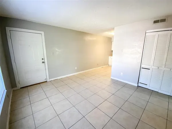 $1,300 | 2205 Irene Street, Unit 2, Lutz, FL 33559