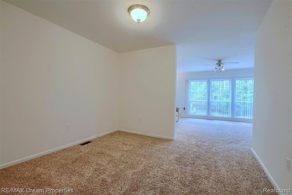 49015 Hawksburry Road Canton, MI 48188 - Photo 6 of 39